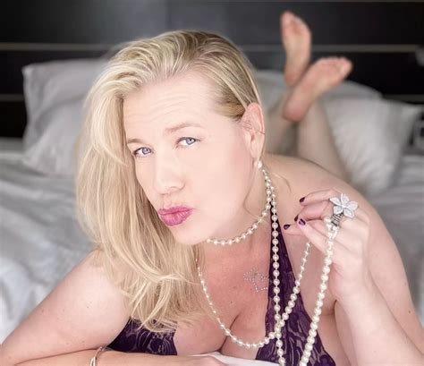 Now Lets Get That Cock Nice And Hard Nudes Maturemompics NUDE