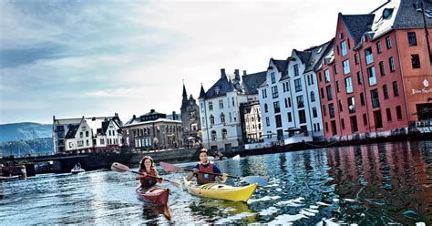 Family Tour in Ålesund by Kayak - Fjord Norway