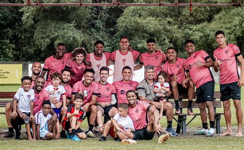 Vitória Faz Treino Tático E Terá Jogo Decisivo No Barradão Para Seguir