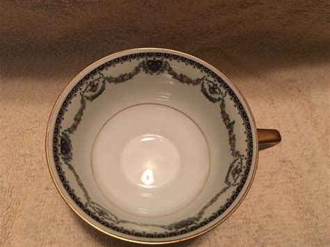 Triple A Resale Heinrich Hc Footed Cup And Saucer Sets