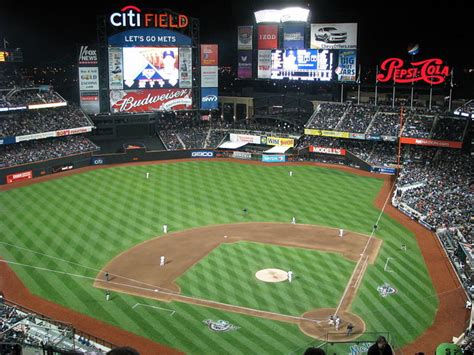 The Top 10 Unique Mlb Ballpark Features Howtheyplay