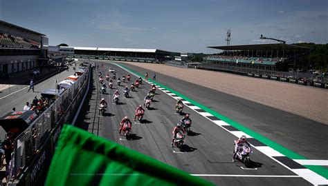 Motogp Silverstone Zeitplan Startzeit Gp Bertragung