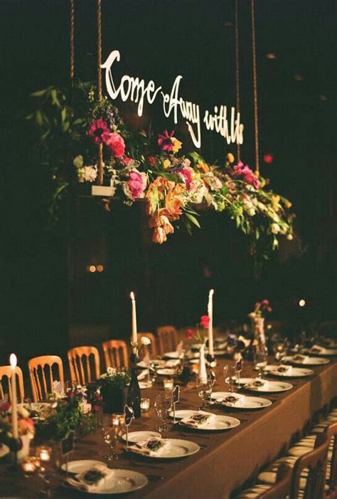 Pin By Paoenelsur On Ideas Para Tu Evento Hanging Centerpiece Creative Wedding Sign Wedding