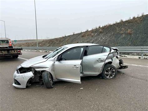 Konya Da Trafik Kazas Otomobil S R C S A R Yaraland Haberler