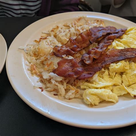 Charleys Grill Neosho Restaurant Reviews Photos And Phone Number