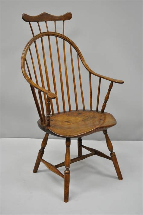 Antique Bow Back Windsor Oak And Pine Wood American Colonial Armchair