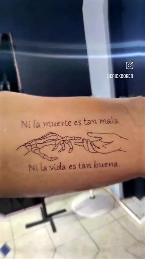 A Person With A Tattoo On Their Arm That Says No La Muerte Est An