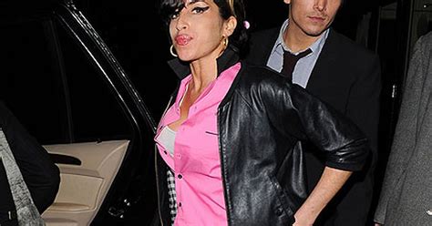 Amy Winehouse Spends Night In Hospital After Mixing Medication Mirror Online