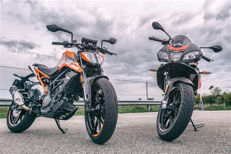 Aprilia Tuono 125 Vs Ktm 125 Duke Vergleich 2017