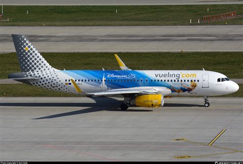 EC MLE Vueling Airbus A320 232 WL Photo By Kurt Kolb ID 1021249