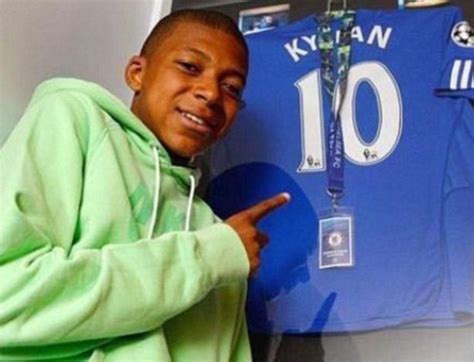 Kylian Mbappé Kind Monacos Teen Met With Zinedine Zidane To Discuss