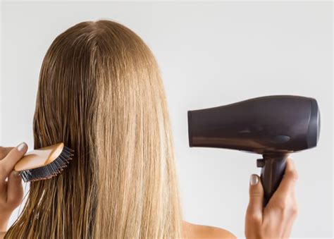 Come Asciugare I Capelli Con Il Phon Senza Rovinare I Capelli