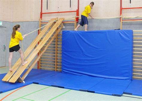 Und Ein Abenteuerspiel Im Erlebnisturnen Kinderturnen Turnen