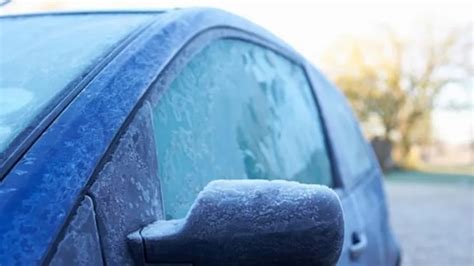 How to Defrost Car Windows? the Do's & Don'ts of Car Defrosting - KV Auto