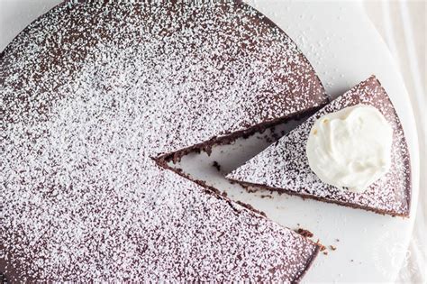Red Wine Chocolate Cake Catz In The Kitchen