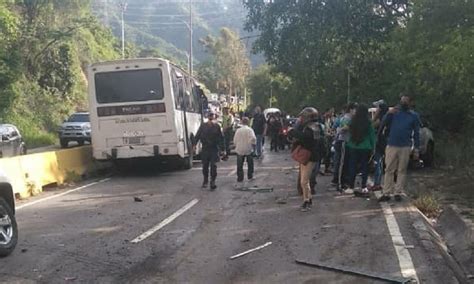 Colapso en la carretera Panamericana tras choque múltiple en el km 5