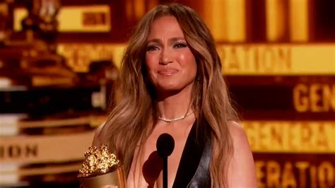 Watch Access Hollywood Highlight Jennifer Lopez Cries While Delivering