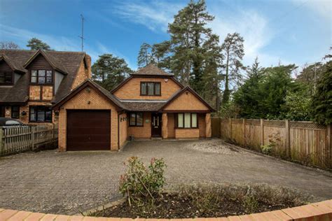 3 Bedroom Detached House For Sale In New Wokingham Road Crowthorne