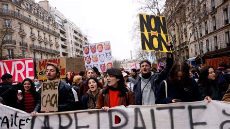 Maandamano Yaongezeka Ufaransa Baada Ya Rais Macron Kusaini Sheria