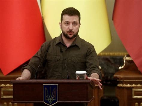 Ukrainian President Proposes Extending Martial Law General Mobilization