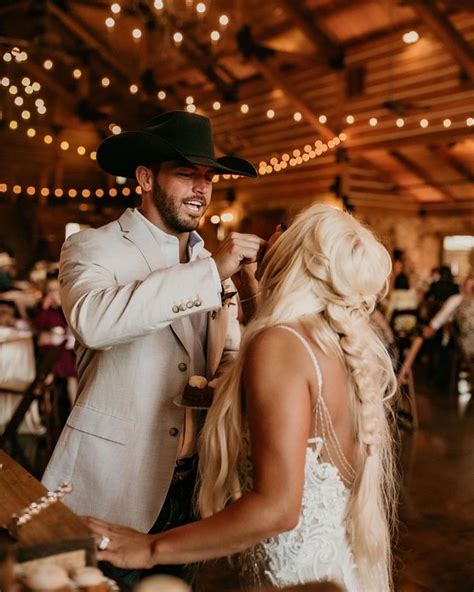 Fort Worth TX Photographer On Instagram To Smash Cake In Your Brides