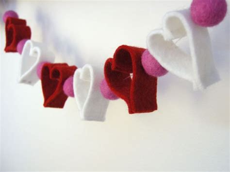 Diy Felt Heart Valentine Garland Shelterness