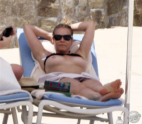 Naked Chelsea Handler In Beach Babes