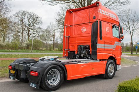 Transport Online Drie Nieuwe DAF XF460 Super Space Cab Trekkers Voor