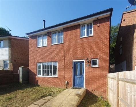 3 Bed Detached House For Sale In Vale Crescent Tilehurst Reading Rg30