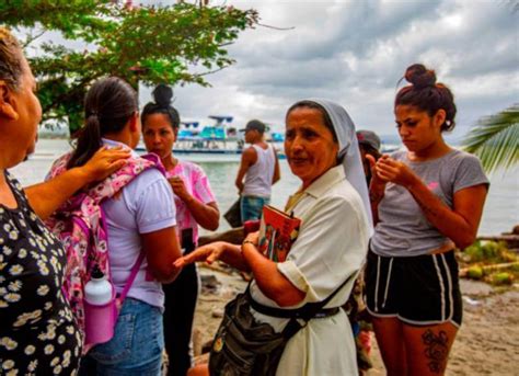 Conozca La Historia De Las Monjas Que Reparten Alimentos A Migrantes En