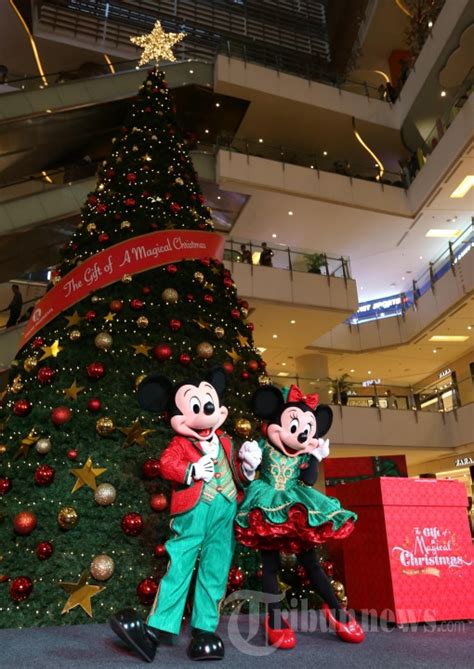 Mickey Dan Minnie Mouse Di Grand Indonesia Foto