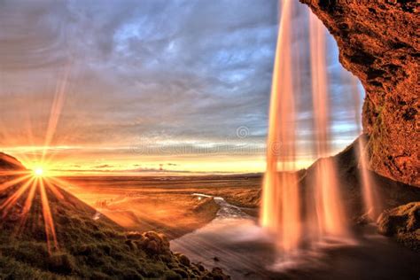 Seljalandfoss Wasserfall Am Sonnenuntergang Island Stockbild Bild