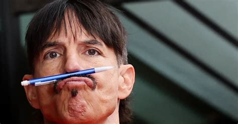 5 historias increíbles sobre Anthony Kiedis el líder de los Red Hot Chili Peppers Infobae