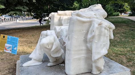 Una Ola De Calor Derrite Una Estatua De Abraham Lincoln En Washington