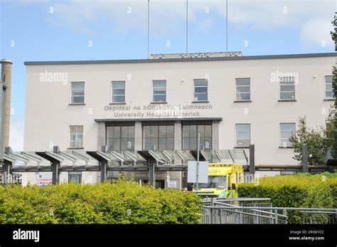 University Hospital Limerick Ireland Stock Photo Alamy