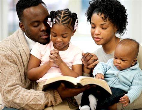 5 Façons De Faire De Dieu Le Chef De Votre Famille Prayer For