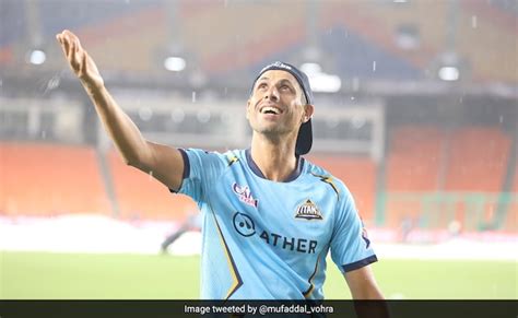 Ashish Nehra Mohammed Shami And Shubman Gill Share Light Moment As Rain Impacts Ipl Final