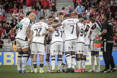 Vasco Escalado Para Enfrentar O Internacional Supervasco