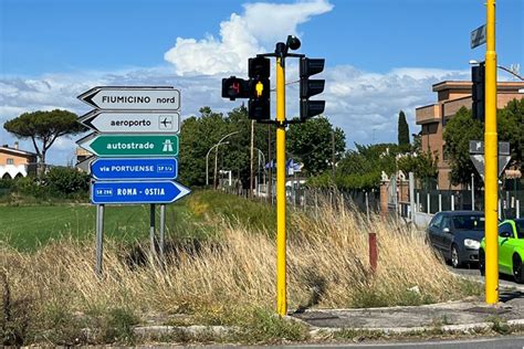 Fiumicino Attivato Il Nuovo Semaforo Intelligente In Via Dell