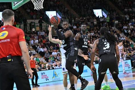 Betclic Elite face à l ASVEL le Limoges CSP concède son troisième