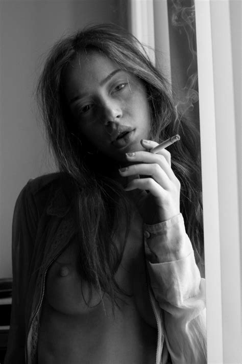 Lily Newmark Naked Photos Thefappening