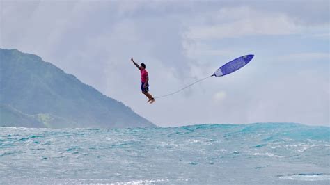 Foto de Gabriel Medina é destaque no mundo todo como símbolo dos Jogos