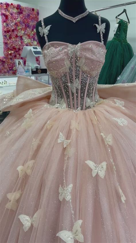 Pin De Isabel Draiman En Bustier Y Croptop Xv Años Vestidos De Quinceañera Rosas Vestido Para