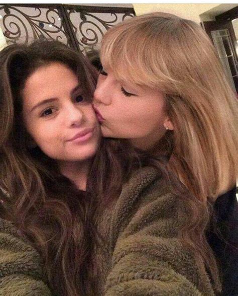 Selena Gomez And Taylor Swift Kissing Each Other