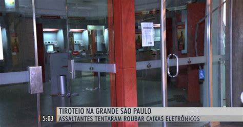 Hora 1 Ladrões morrem em tentativa de assalto a agência bancária em SP