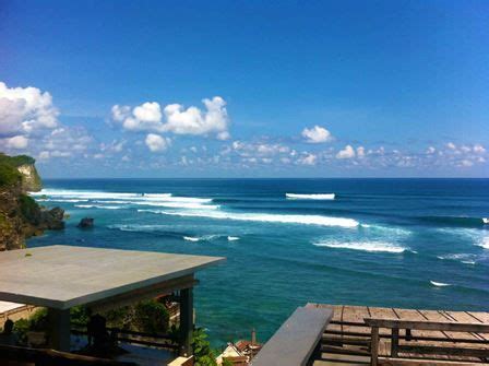 The Best Surf Spot In Bali Uluwatu Best Surfing Spots Komodo