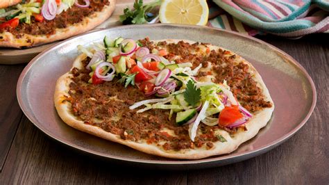 Lahmacun Rezept für türkische Pizza und richtige Aussprache