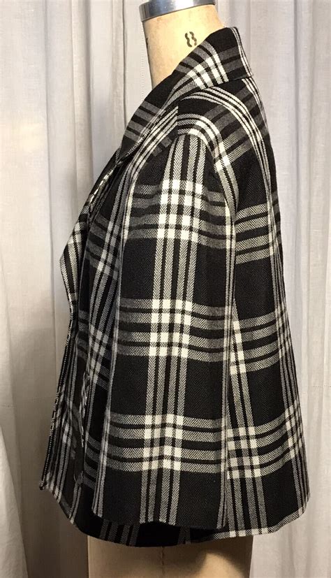 Larry Levine Womans Black White Plaid Sleeve Sho Gem