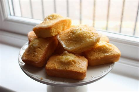 Lemon Drizzle Mini Loaves