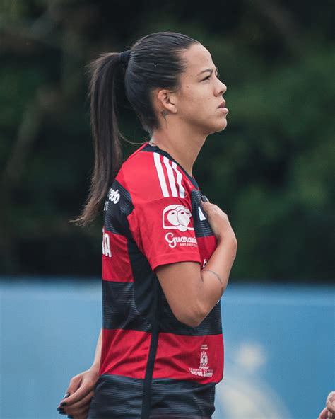 Monalisa ressalta sequência de invencibilidade do Flamengo no